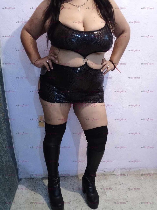 FOTOS DE CHICA CHUBBY LACTANDO, COMPLACIENTE Y MUY CALIENTE