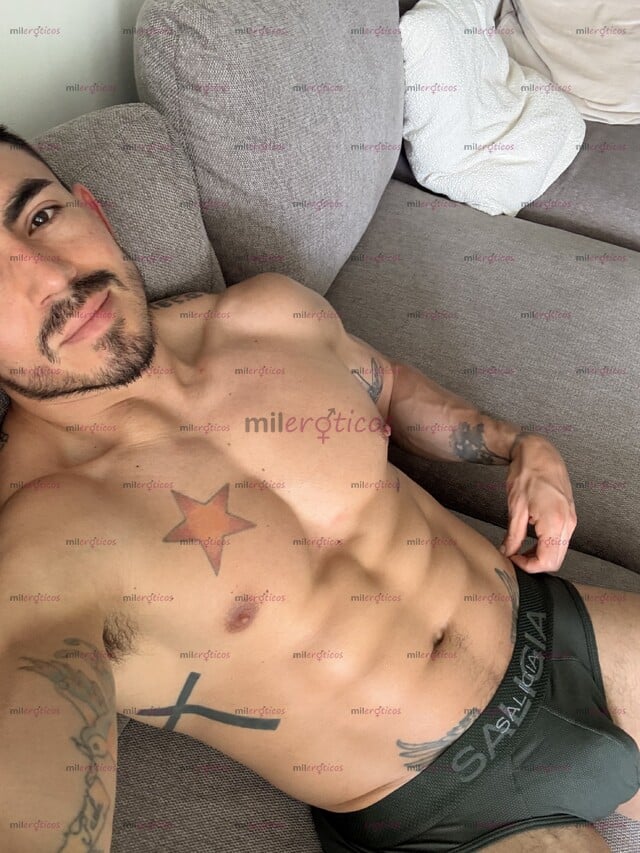 FOTOS DE UN CHICO EDUCADO, COMPLACIENTE Y CON GANAS DE PASARLA MUY RICO