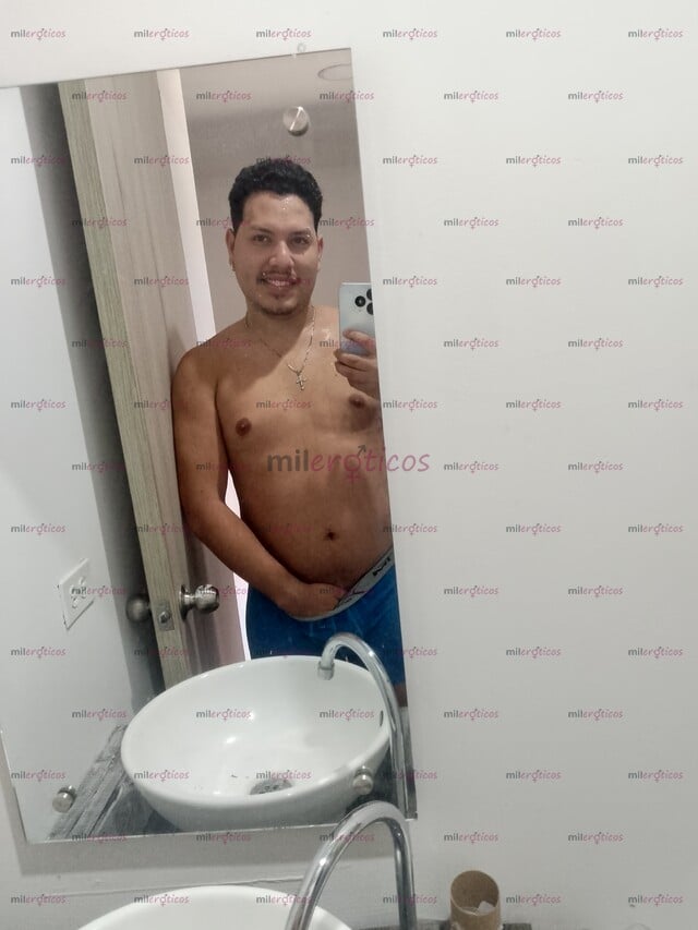 FOTOS DE HOLA SOY UN CHICO MUY MENTE ABIERTA ME GUSTAN LOS HOMBRES MAYORES