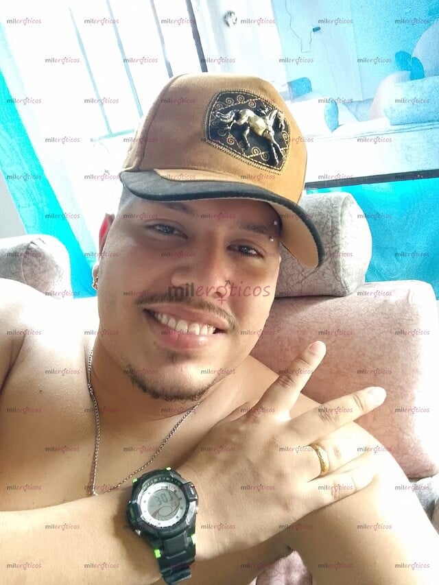 FOTOS DE HOLA SOY UN CHICO MUY MENTE ABIERTA ME GUSTAN LOS HOMBRES MAYORES