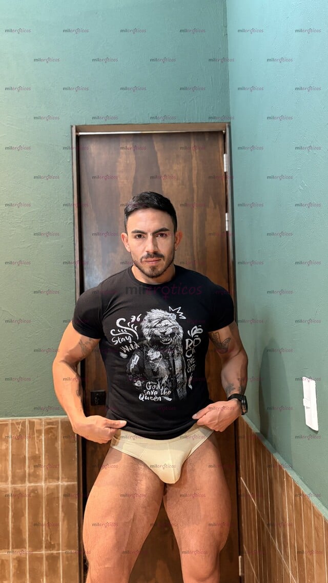 FOTOS DE UN CHICO EDUCADO, COMPLACIENTE Y CON GANAS DE PASARLA MUY RICO