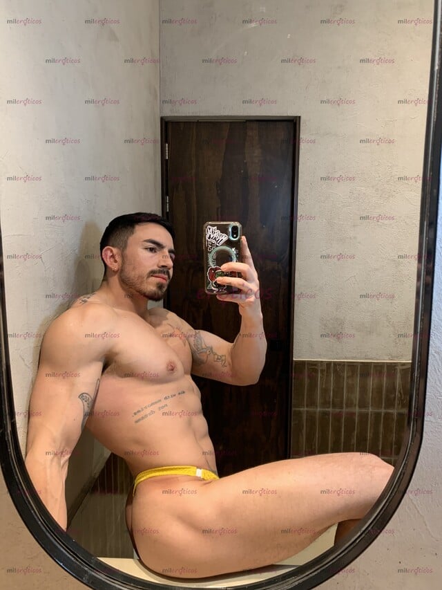 FOTOS DE UN CHICO EDUCADO, COMPLACIENTE Y CON GANAS DE PASARLA MUY RICO
