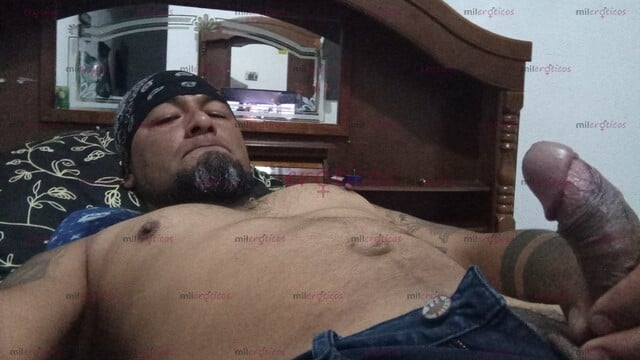 FOTOS DE MORENO MADURO Y COMPLACIENTE NUEVO EN EL AMBIENTE