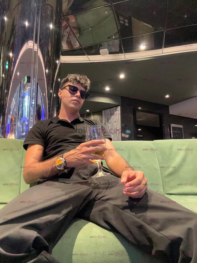 FOTOS DE EXCLUSIVE BOY, VERSÁTIL, COMPLACIENTE. UNA VEZ ME CONOZCA NO QUERRÁS SOLTARME.