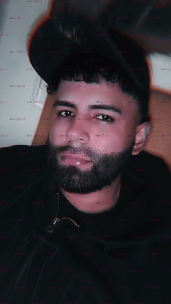 FOTOS DE MORENO VENEZOLANO DESCOMPLICADO RESIDENTE EN MEDELLÍN