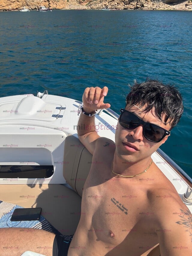 FOTOS DE EXCLUSIVE BOY, VERSÁTIL, COMPLACIENTE. UNA VEZ ME CONOZCA NO QUERRÁS SOLTARME.