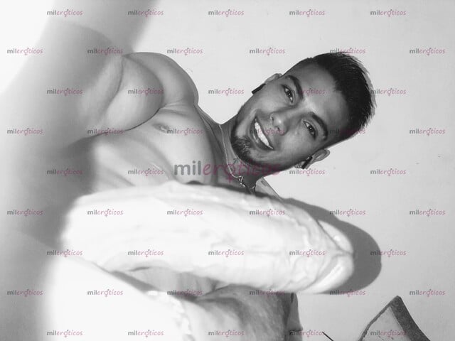 FOTOS DE HOLA SOY MAX UN CHICO VERGON, LISTO PARA CUMPLIR FANTASÍAS Y FETICHES
