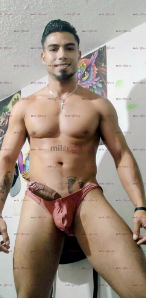 FOTOS DE HOLA SOY MAX UN CHICO VERGON, LISTO PARA CUMPLIR FANTASÍAS Y FETICHES