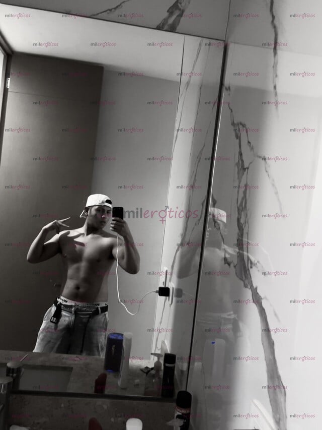 FOTOS DE JOVEN SEMENTAL DE PASO EN TU CD ;) POCOS DIAS