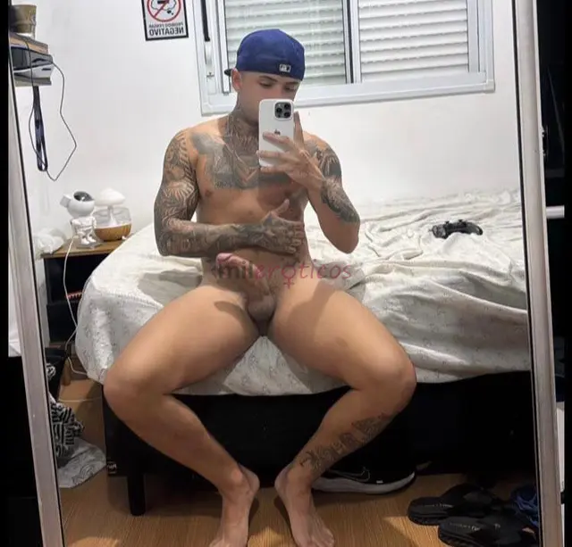 Atendo homens mulheres e casaistenho local e como tenho carro posso ir ate vc tambematendo tambem hotel motel ou seu local de preferenciafaco versatil...
