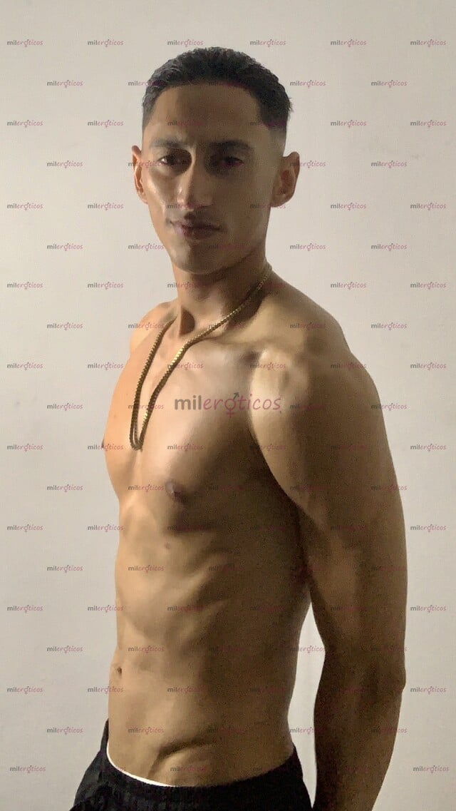 FOTOS DE CONTEMPORARY GENTLEMAN FOR UNFORGETTABLE MOMENT