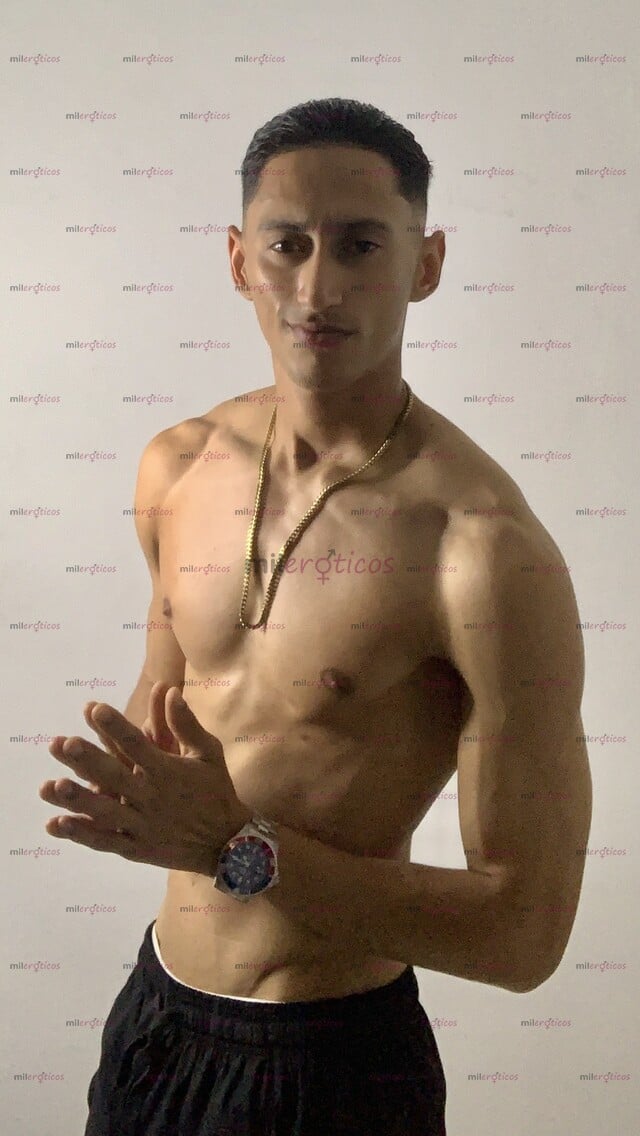 FOTOS DE CONTEMPORARY GENTLEMAN FOR UNFORGETTABLE MOMENT