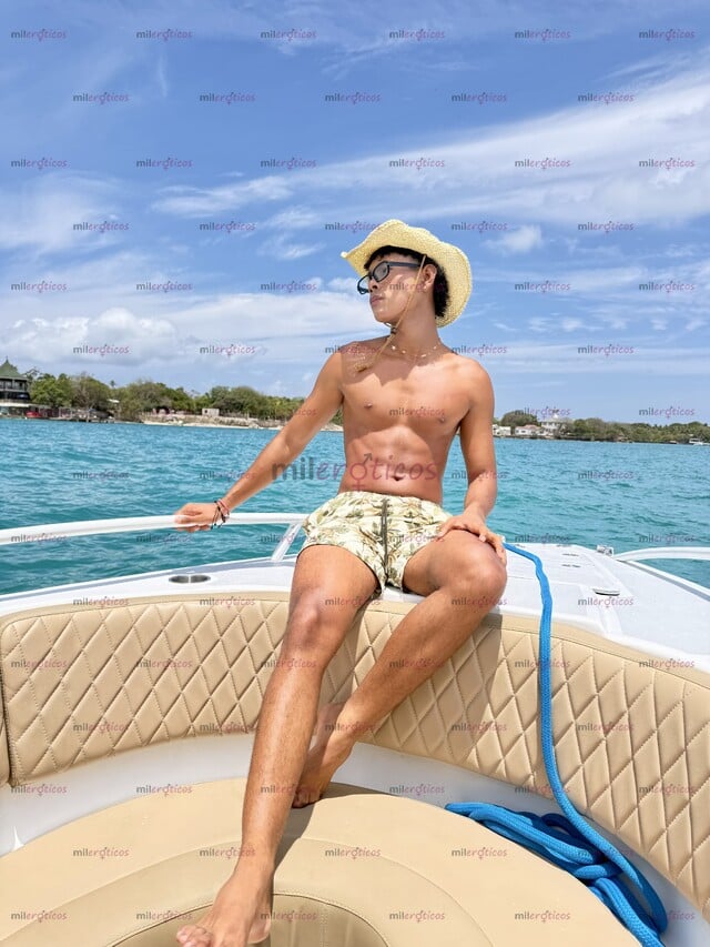FOTOS DE JOVEN DE 19 AÑOS VERSÁTIL, LIMPIO Y COMPLACIENTE