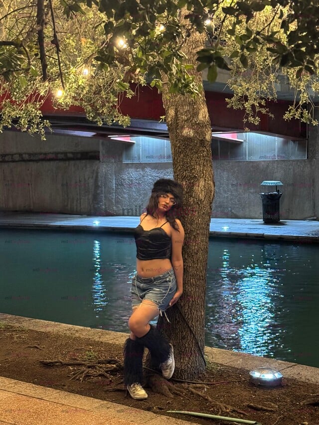 FOTOS DE TRANS FEMENINA, ALTA Y MUY GUAPA. UNA EXPERIENCIA QUE QUERRÁS REPETIR.