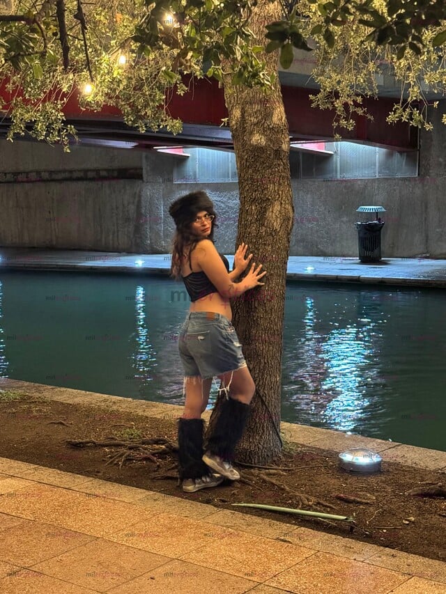 FOTOS DE TRANS FEMENINA, ALTA Y MUY GUAPA. UNA EXPERIENCIA QUE QUERRÁS REPETIR.