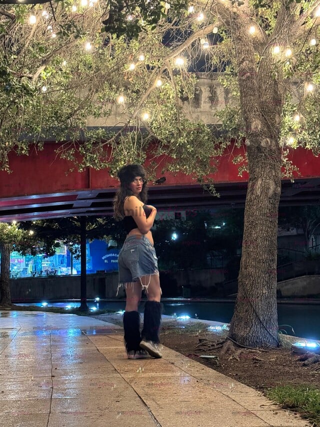 FOTOS DE TRANS FEMENINA, ALTA Y MUY GUAPA. UNA EXPERIENCIA QUE QUERRÁS REPETIR.