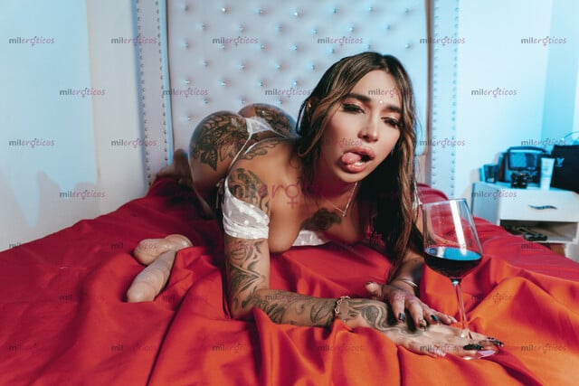 FOTOS DE DIOSA AFRODITA TATUADA , Y VOLUPTUOSA UNA MUJER ALEGRA Y MORBOSA VEN DISFRUTA