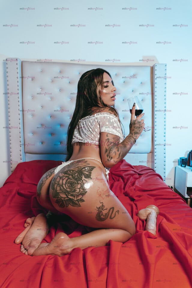 FOTOS DE DIOSA AFRODITA TATUADA , Y VOLUPTUOSA UNA MUJER ALEGRA Y MORBOSA VEN DISFRUTA
