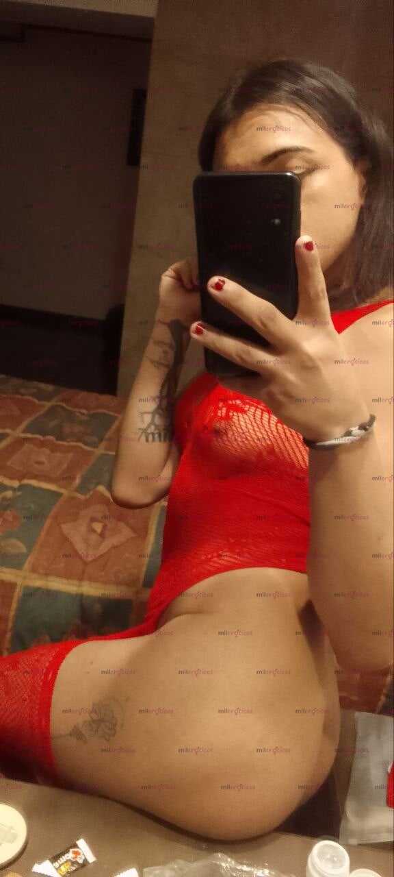FOTOS DE ROCKERITA, FIESTERA, Y MUY FEMENINA CON LUGAR