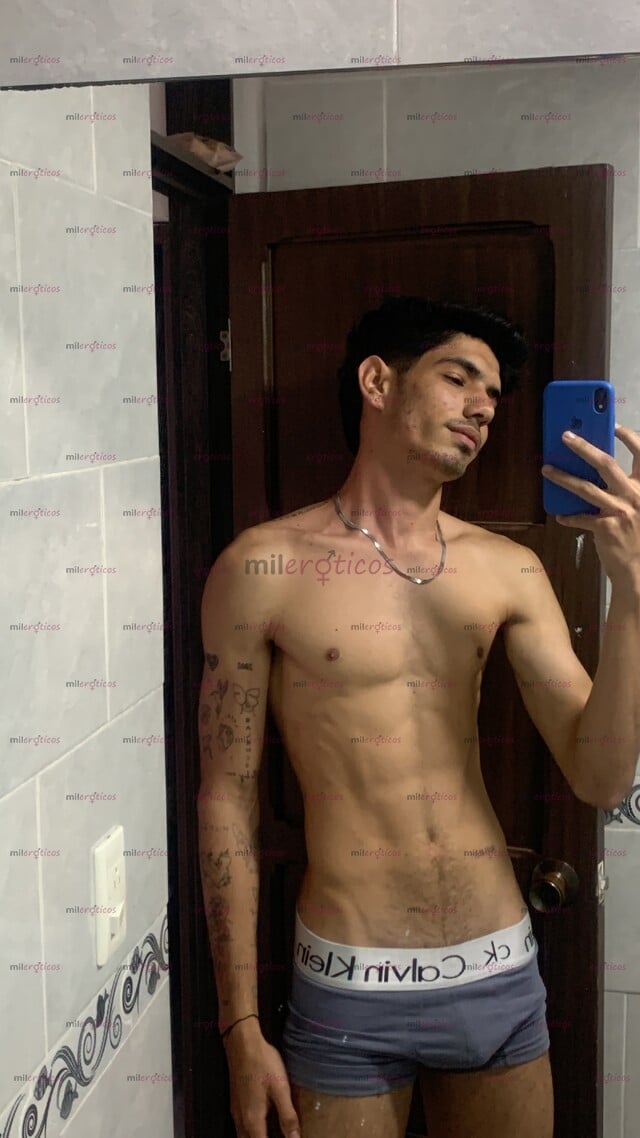 FOTOS DE HOLA ME LLAMO ALEJANDRO POLLO NUEVO EN LA CIUDAD