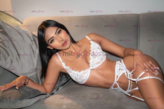 FOTOS DE LÍA, 18AÑOS, COLOMBIANA DE MEDELLÍN, OJOS CAFÉS, DELGADA CON CURVAS, CARIÑOSA
