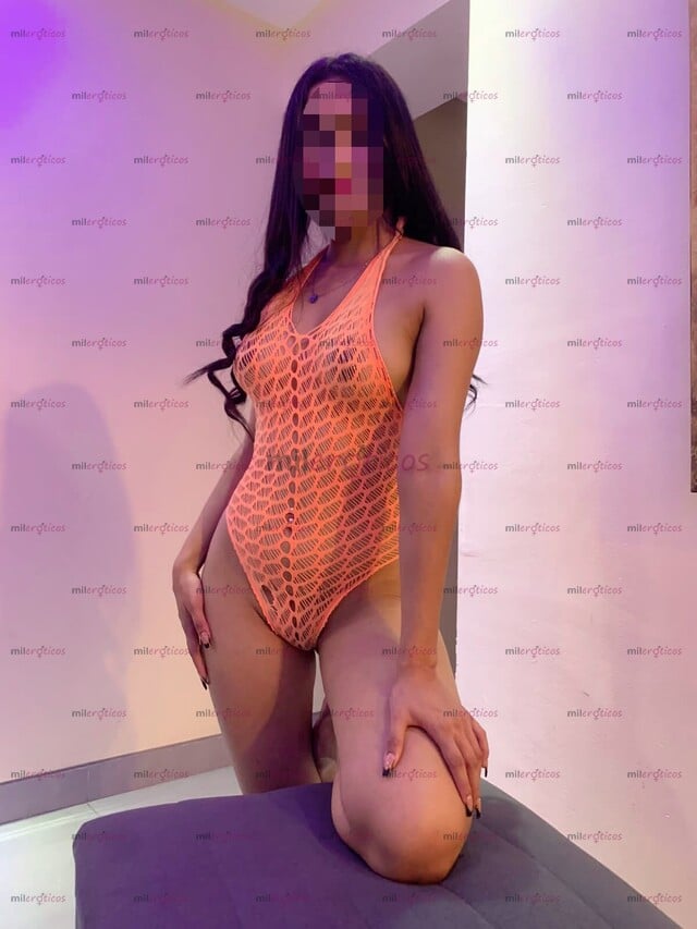 FOTOS DE FLAQUITA DE HUESO TALLADOR ... CINTURA DELGADA Y PEQUEÑA Y PIEL SUAVE!!!