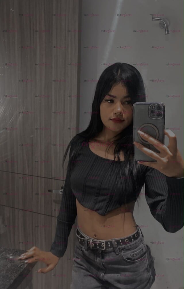 FOTOS DE FLAQUITA PELINEGRA, CULITO PERFECTO, APRETAÍTO Y MUY CALIENTE.