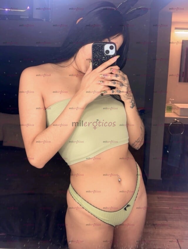 FOTOS DE LA NIÑA FRESA CULONCITA , MUY PUTITA MUY HOT QUERIENDO VERGA A CADA RATO
