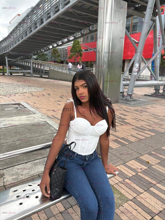 FOTOS DE JOVENCITA DE TETAS NATURALES GRANDES Y COLA GRANDE BIEN RICA