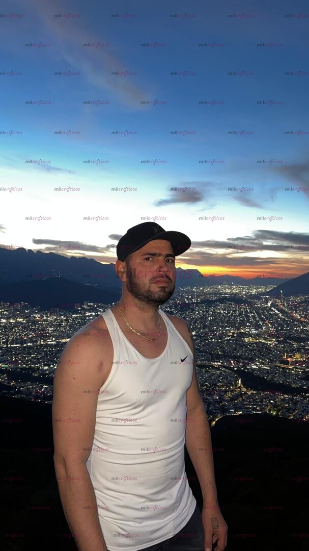 FOTOS DE CUBANO CACHONDO ! DISPUESTO A DARTE UN MOMENTO DE PLACER INOLVIDABLE