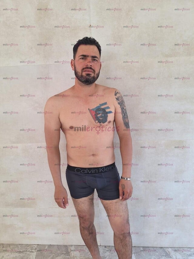FOTOS DE CUBANO CACHONDO ! DISPUESTO A DARTE UN MOMENTO DE PLACER INOLVIDABLE