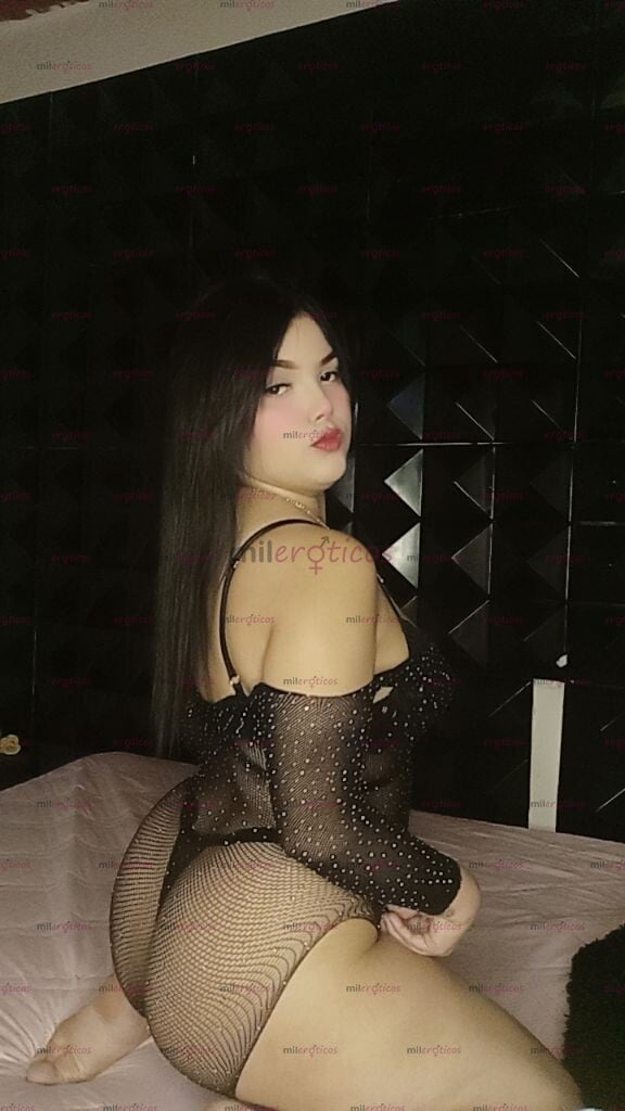 FOTOS DE SOY ANTONELLA UNA HERMOSA PELI NEGRA UNIVERSITARIA BLANQUITA TATTUADA , CULONA..