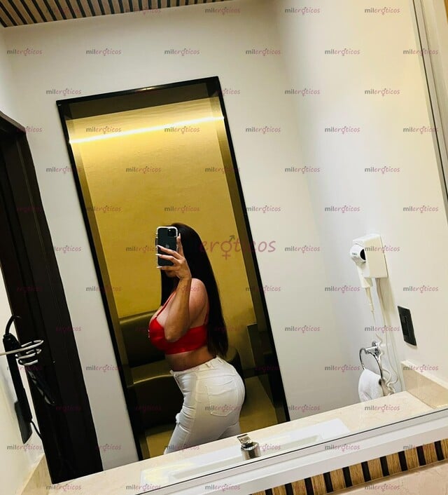 FOTOS DE RICA CHICA NALGONA Y CHICHONA SÚPER CALIENTE DISPUESTA A DARLO TODO