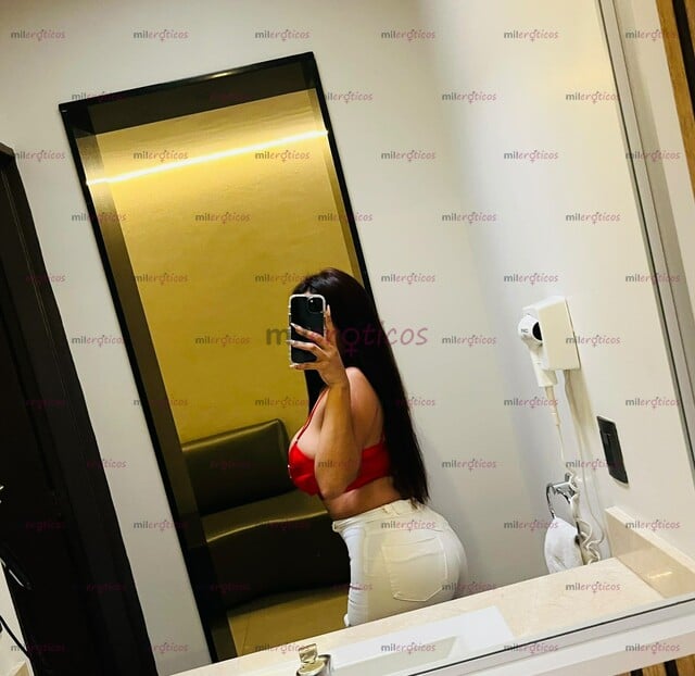 FOTOS DE RICA CHICA NALGONA Y CHICHONA SÚPER CALIENTE DISPUESTA A DARLO TODO
