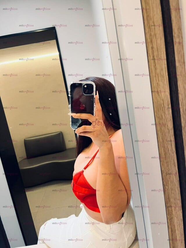 FOTOS DE RICA CHICA NALGONA Y CHICHONA SÚPER CALIENTE DISPUESTA A DARLO TODO