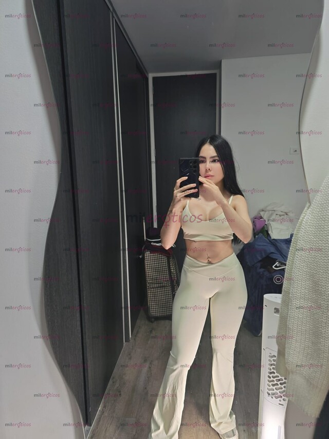 FOTOS DE COLOMBIANA JOVENCITA DE 20 AÑITOS, FLAQUITA, BLANQUITA, & SUPER PUTITA PARA TI