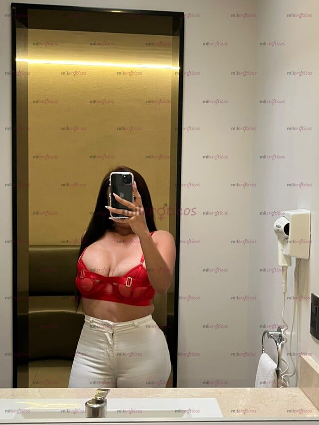 FOTOS DE RICA CHICA NALGONA Y CHICHONA SÚPER CALIENTE DISPUESTA A DARLO TODO
