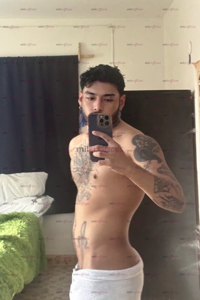 FOTOS DE GUAPO TATUADO CON LA VERGA GORDA Y PELUDA. SOLO SOLVENTES