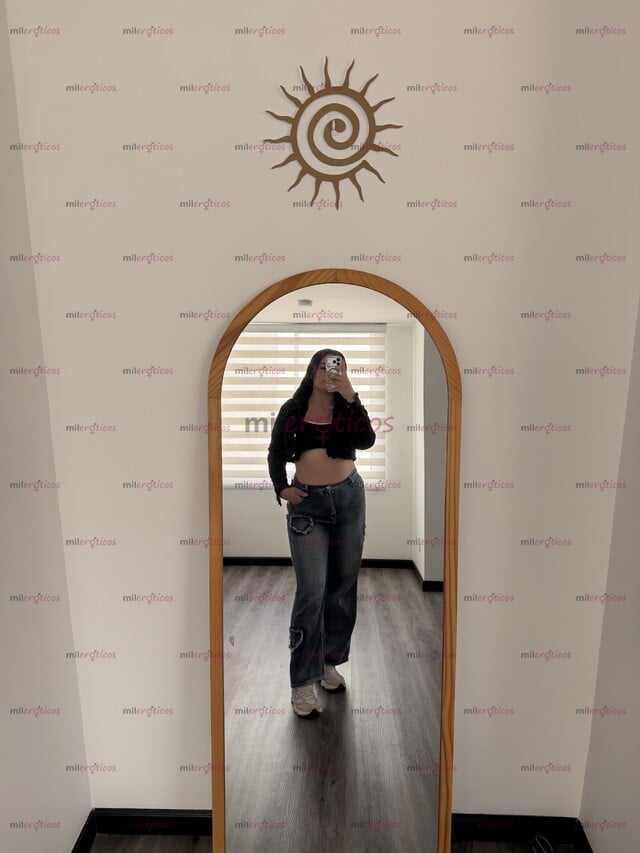 FOTOS DE NIKOL UNA HERMOSA ROLA DE 23 AÑOS ADICTA A LA VERGA Y AL SEXO DURO