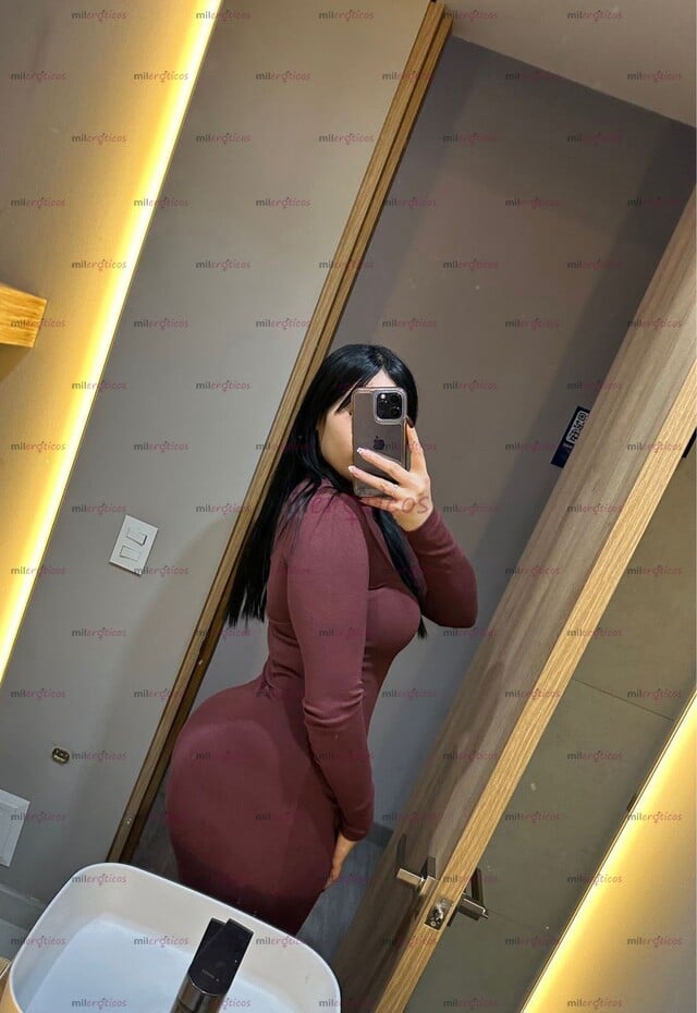 FOTOS DE EXCLUSIVA MUJER ELEGANTE CON UN HERMOSO CUERPO NATURAL