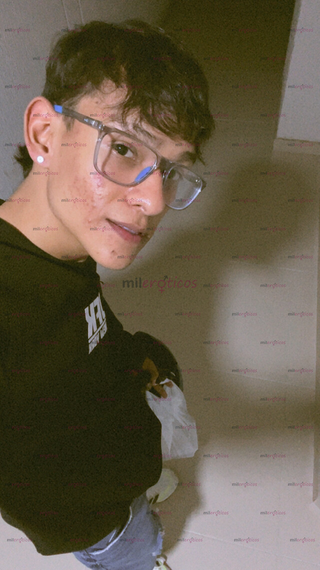 FOTOS DE GIGOLÓ DE CONFIANZA, SOY JOVEN, APUESTO, DELGADO PERO EN FORMA, MIDO 1.65