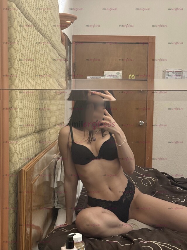 FOTOS DE CHICA SEXY NATURAL Y FLAQUITA DISPUESTA A COMPLACERTE MI AMOR