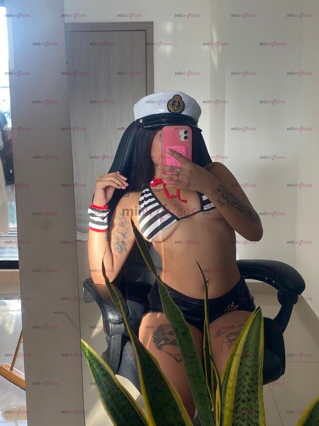 FOTOS DE SEXY BLANQUITA TATUADA BAJITA CALIENTE EXTROVERTIDA ALEGRE AMOR