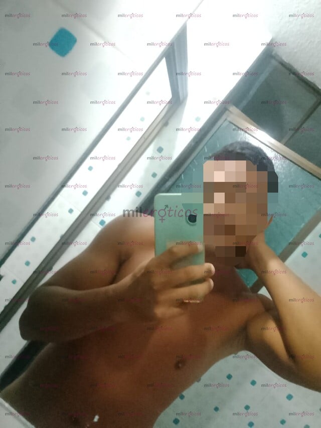 FOTOS DE LINDO MORENO DE OJOS CLARO CON UNA VERGA RICA Y PROVOCATIVA NO ATIENDO GAY NI TR