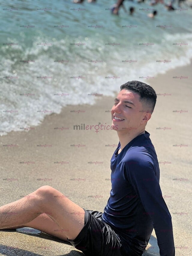 FOTOS DE JOVEN DISPUESTO A COMPLACER EN LO QUE DESEE$