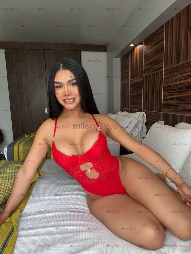 FOTOS DE LA MEJOR DEL PORTAL! ME COGES ? TE COJO!? LO MEJOR DEL TERCER SEXO