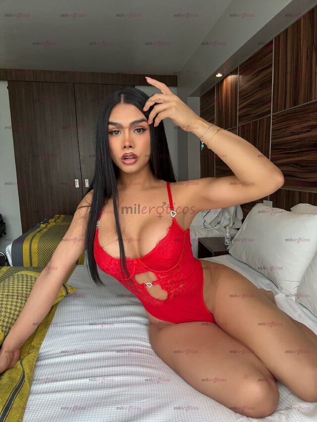 FOTOS DE LA MEJOR DEL PORTAL! ME COGES ? TE COJO!? LO MEJOR DEL TERCER SEXO