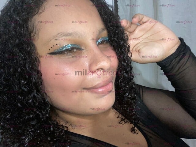 FOTOS DE RIKA MORENA, TETAS GRANDES Y LLENAS DE LECHE PARA TI