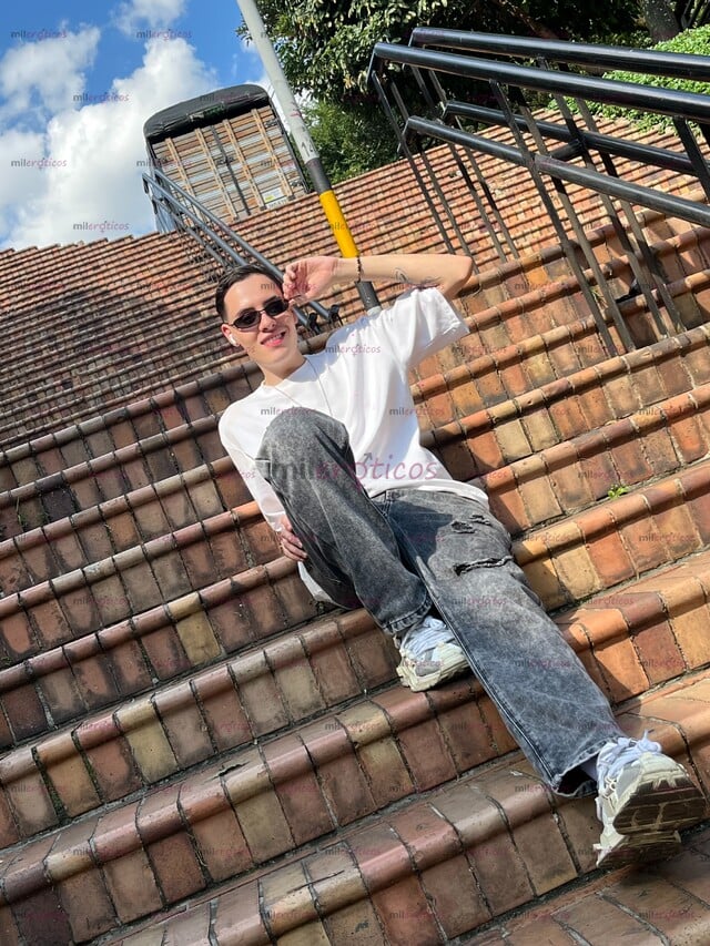 FOTOS DE JOVEN PAISA DISPUESTO A COMPLACERTE, PREGUNTA POR MIS SERVICIOS