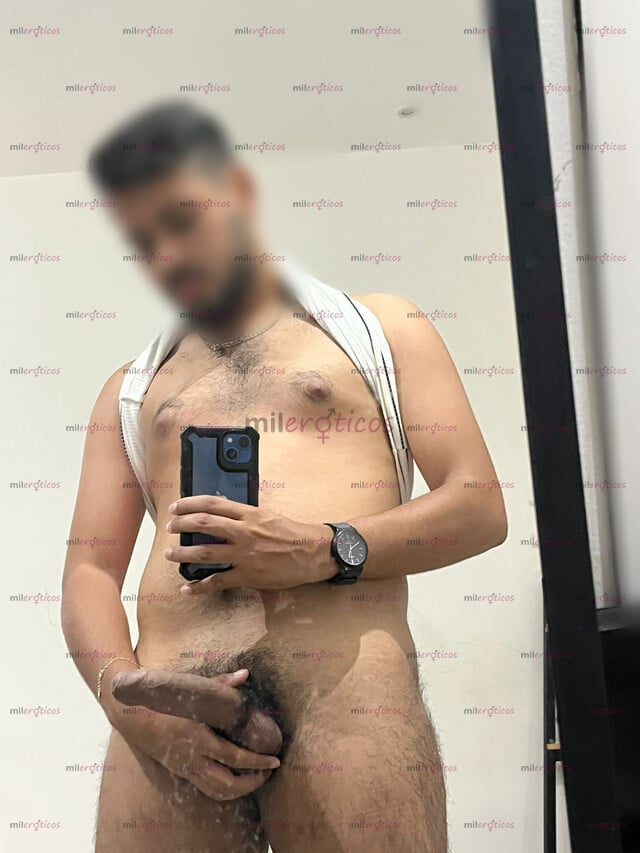 FOTOS DE JOVEN ACTIVO LISTO PARA COMPLACERTE 100% HIGIENICO
